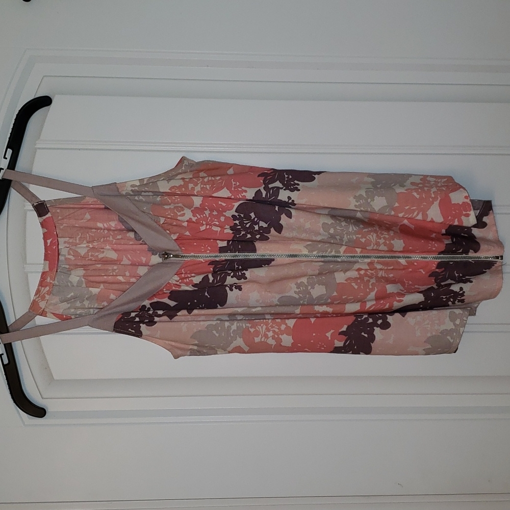 Zip up tank
